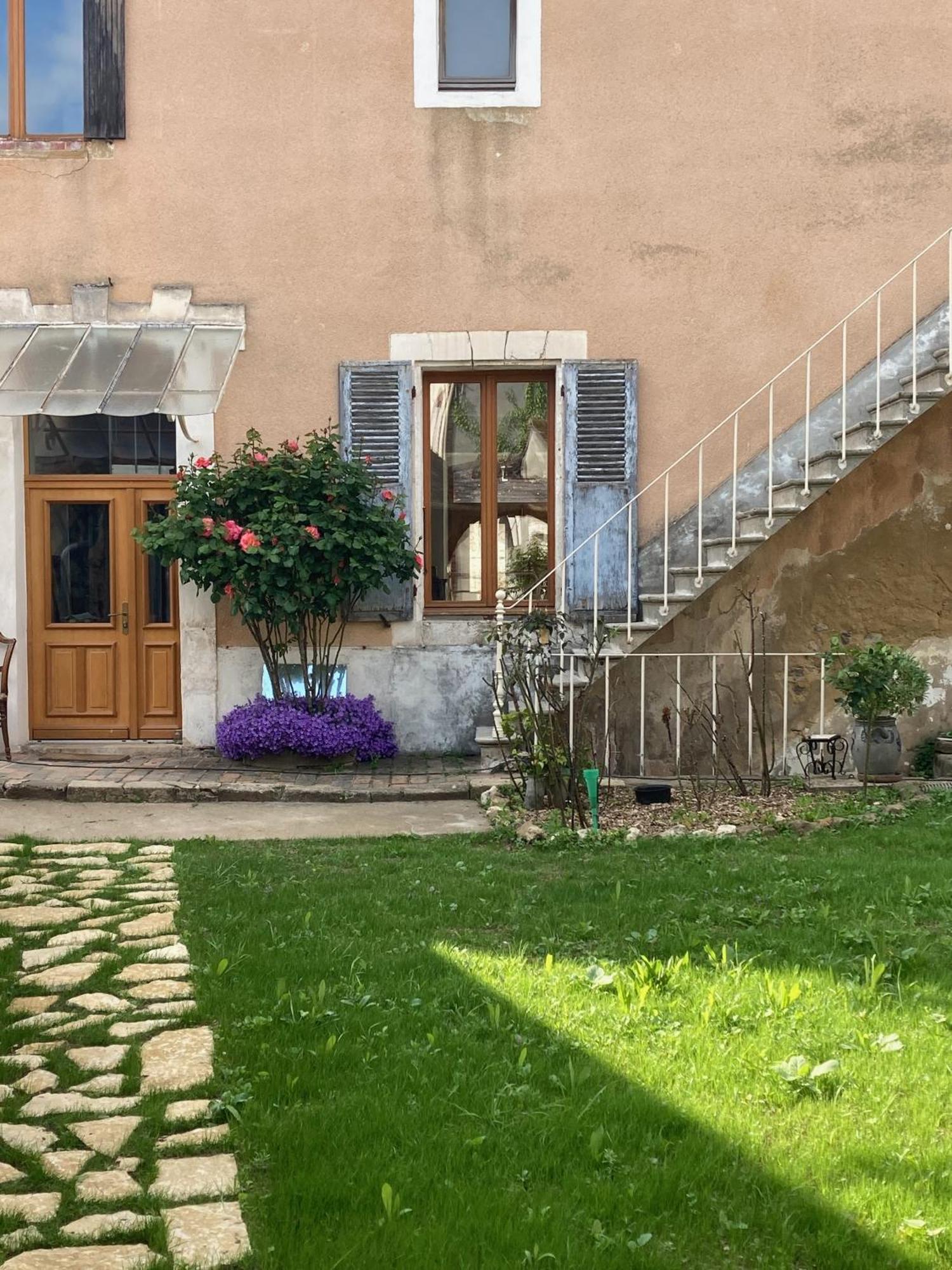 Sur Les Ailes Du Papillon-La Suite Сен-Совёр-ан-Пюизе Экстерьер фото